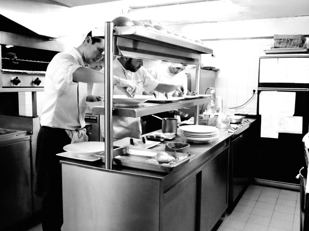 Hotel Restaurant De La Marne Paimpol Dış mekan fotoğraf