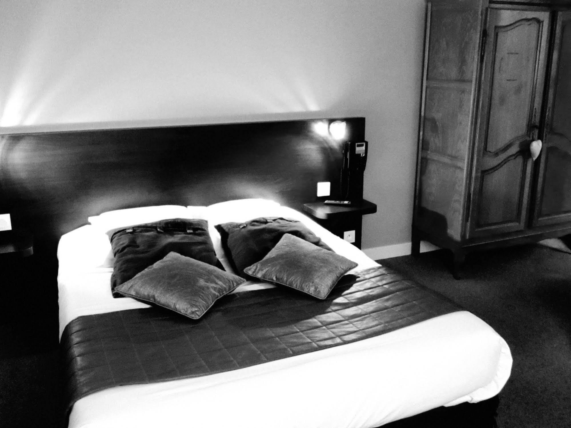 Hotel Restaurant De La Marne Paimpol Dış mekan fotoğraf
